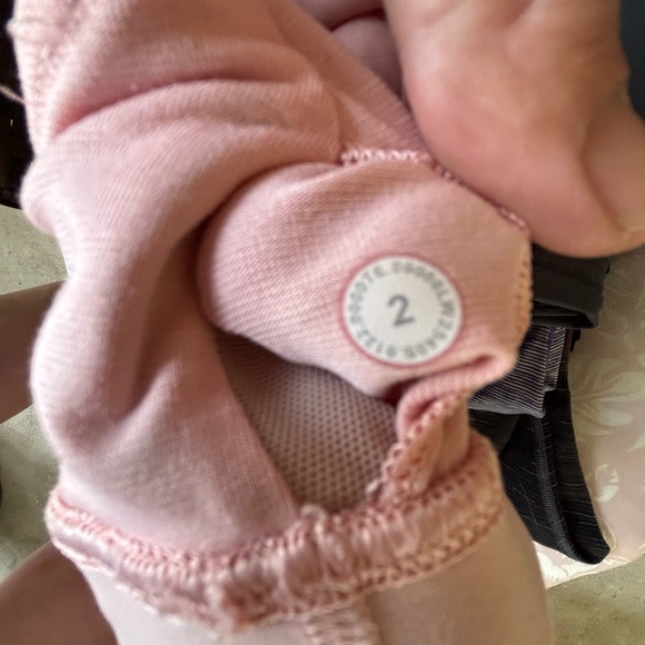 Lululemon Sport Bra size 2 Pink - Picture 7 of 7